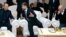 Михалков (оңдо) Владимир Путин жана Чеченстандын президенти Рамзан Кадыров  (ортодо) менен