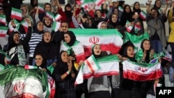 شمار محدودی از زنان در مهرماه توانستند، دیدار دوستانه فوتبال بین تیم‌های ایران و بولیوی را از نزدیک تماشا کنند