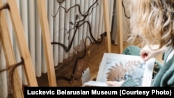 Марыя Гвардзейцава на выставе ў Вільні