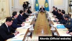 Президент Казахстана Нурсултан Назарбаев проводит заседание Совета безопасности. Астана, 23 января 2018 года.