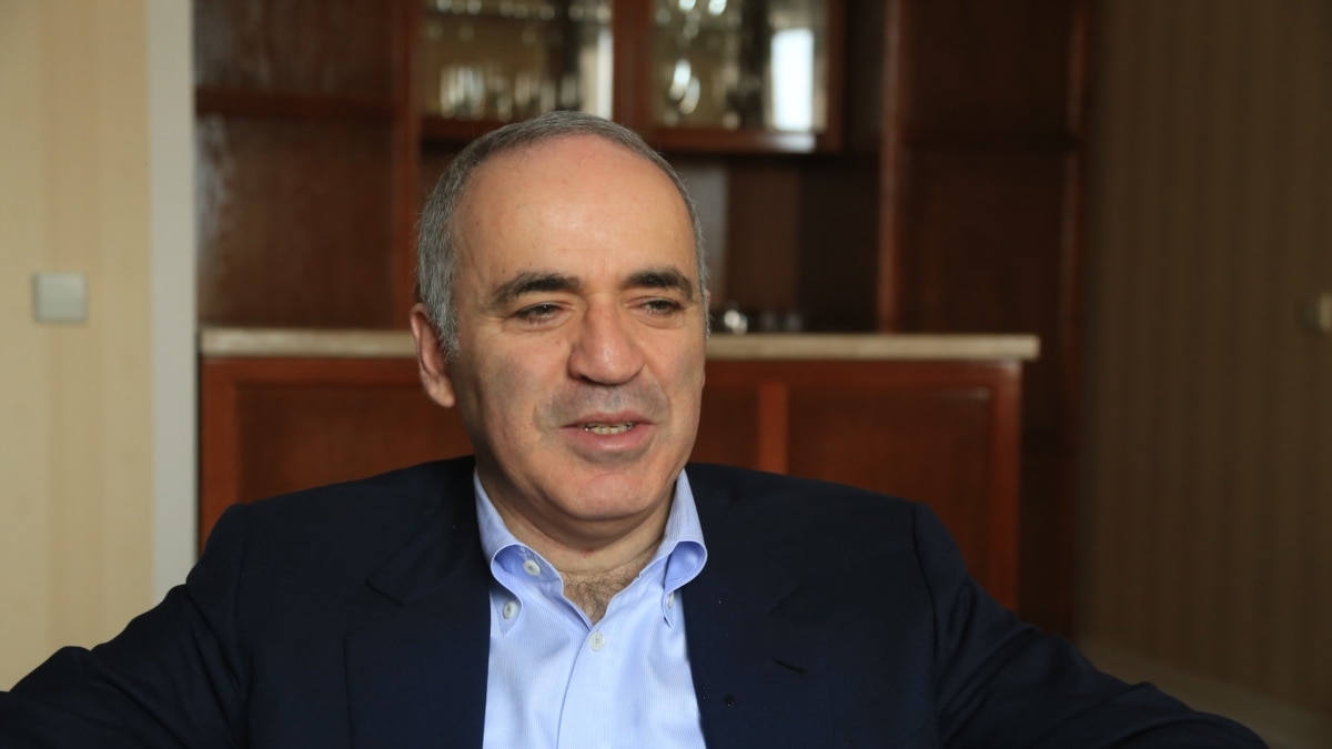 Interview: Kasparov Says Putin Waging 'War Against The Free World,' But ...