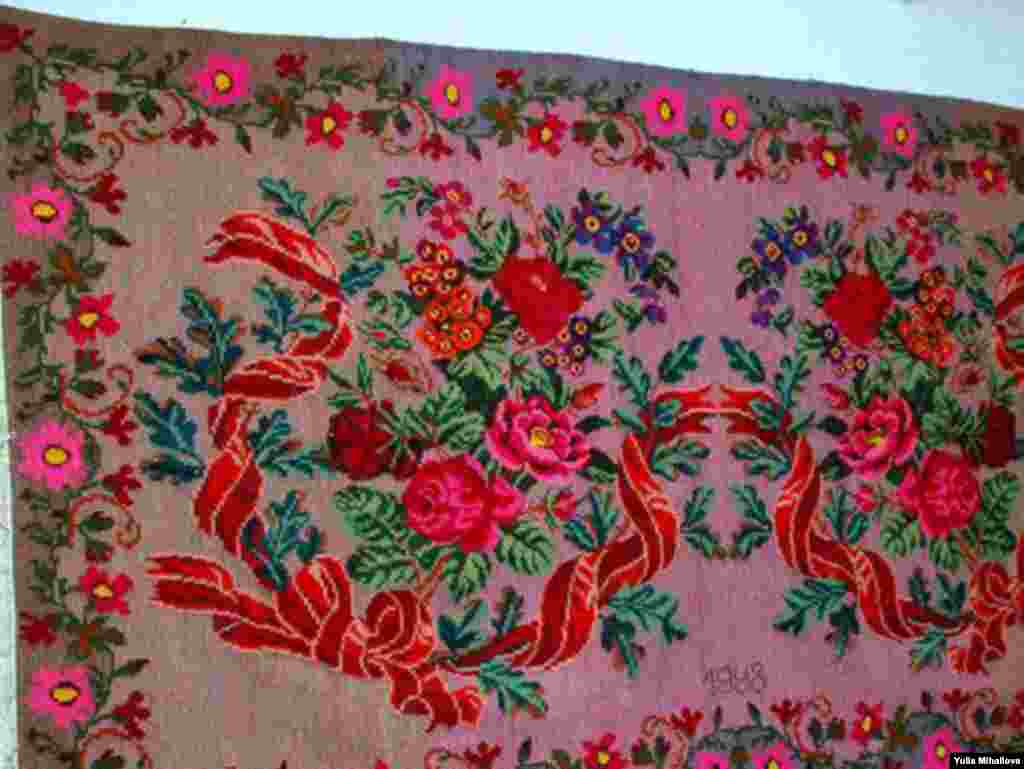 Moldova -- Badiceni - covor moldovenesc, Feb2009