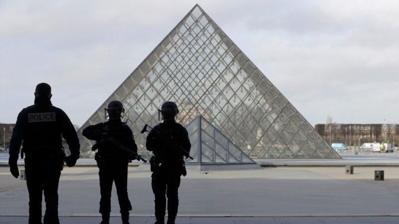 Muzeu Louvre tërhoqi numër rekord të vizitorëve