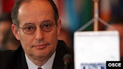 OSCE media freedoms representative Miklos Haraszti (file photo)