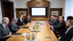 Orbán Viktor miniszterelnök a Védelmi Tanács ülésén a Karmelita kolostorban 2025. május 13-án