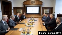 Orbán Viktor miniszterelnök a Védelmi Tanács ülésén a Karmelita kolostorban 2025. május 13-án