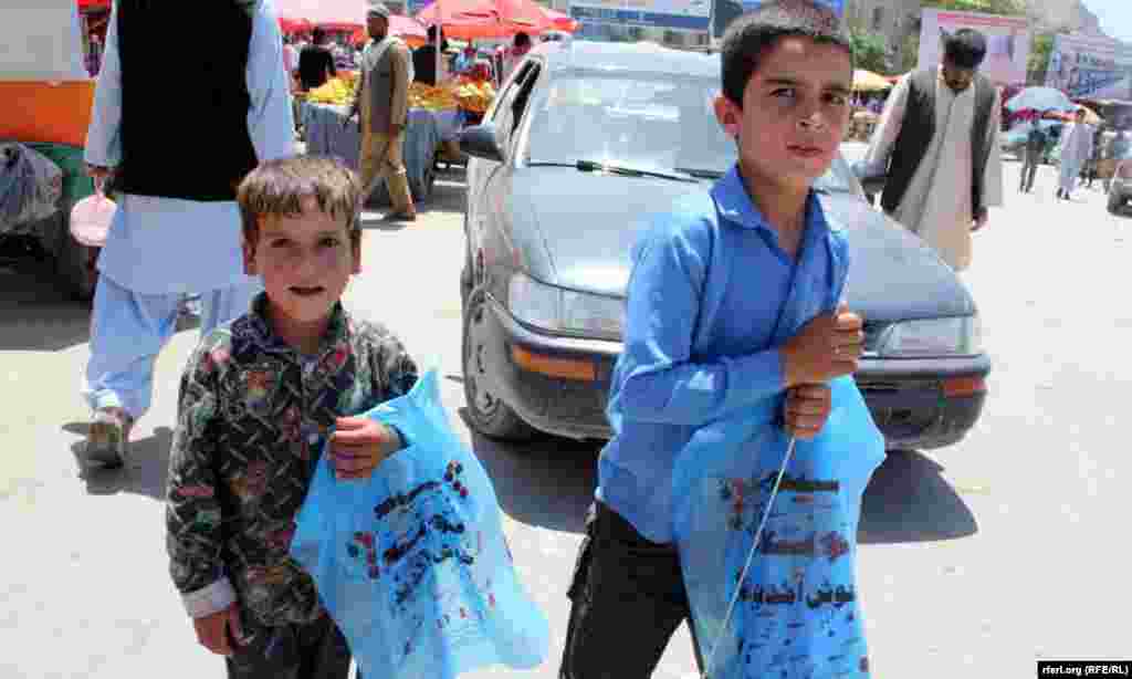Afghanistan – Afghan Labor kids in Kabul city