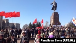 Антимайдан у памятника Ленину