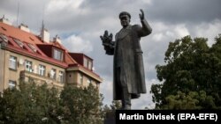 Statuja e Ivan Konevit në Pragë