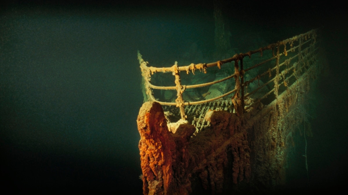 A tourist submarine was missing from the sunken Titanic