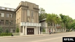 Жогорку соттун имаратынын мурдагы көрүнүшү.