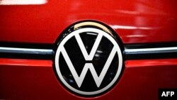 Logoja e prodhuesit gjerman të automjeteve, Volkswagen.