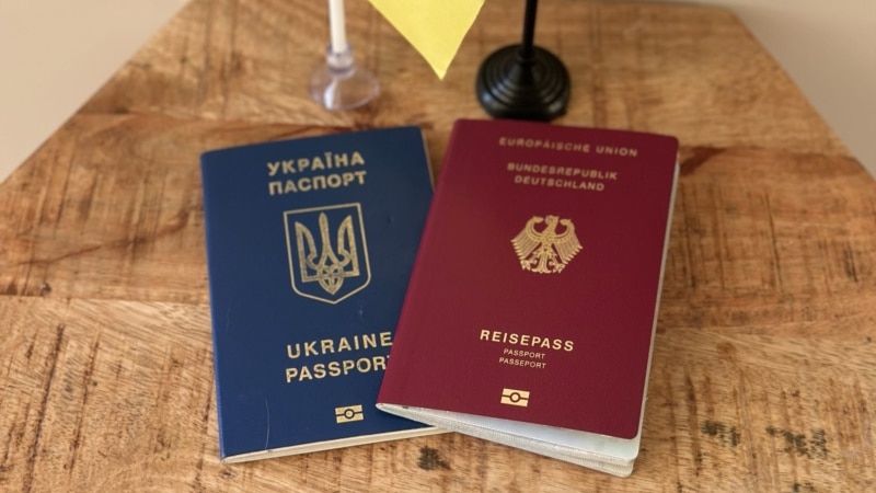 Як працює множинне громадянство і хто отримує український паспорт?