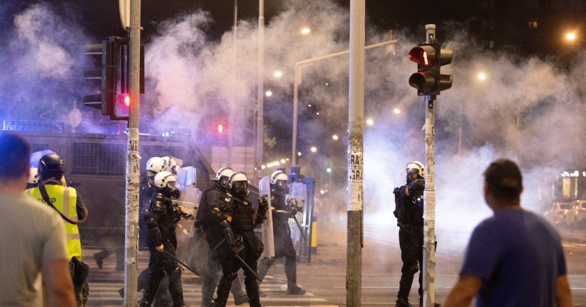 სერბეთში ანტისამთავრობო აქციის მონაწილეებსა და პოლიციას შორის შეტაკებები მოხდა
