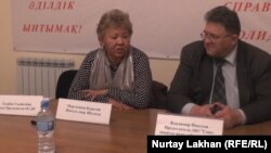 На пресс-конференции жителей микрорайона Шугыла Наурызбайского района города Алматы. 14 ноября 2014 года. 