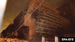 Zgrada Generalštaba Vojske Jugoslavije posle NATO bombardovanja u centru Beograda, SR Jugoslavija, 30. aprila 1999.