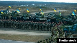 نیروهای اوکراینی در یک رزمایش نظامی