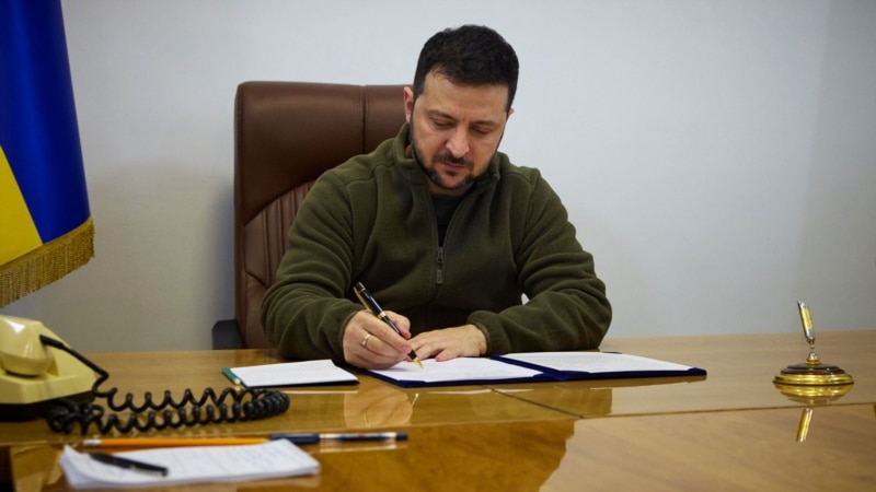 Зеленский подписал законопроект о демобилизации срочников