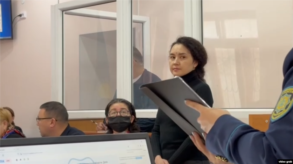 Суд над обвиняемой в попытке заказного убийства Эльвира Еркебаева в Уральске. Скрин с видео