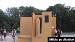 La expoziția „Journey to East” 