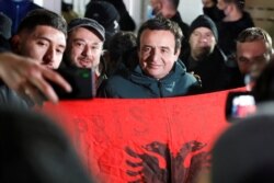 Kurti sa pristalicama u Prištini nakon izborne pobede