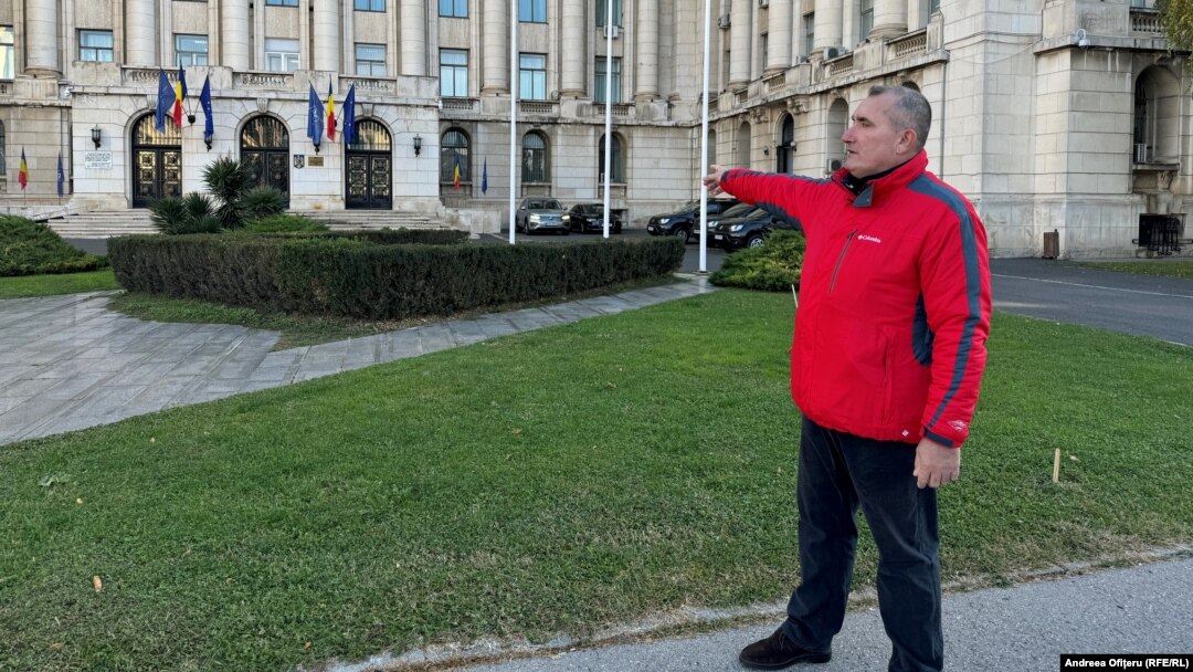 Revoluționarul Traian Radu s-a întors pentru prima dată la fostul CC al PCR, unde, pe 22 decembrie 1989, după fuga dictatorului Ceaușescu, a fost împușcat în ambele picioare. 