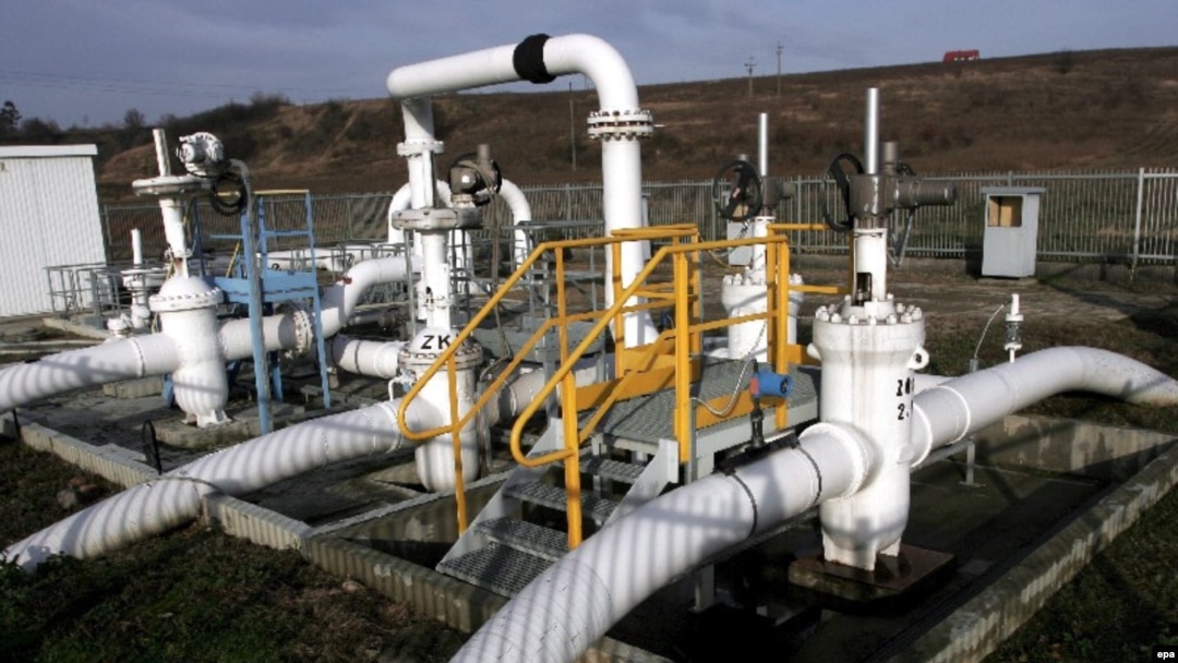Перекачка нефти на поврежденной линии была прекращена, поставки продолжаются по второй линии (иллюстративное фото).