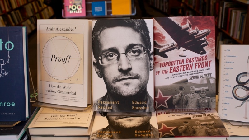 Русија се обидела да го регрутира Едвард Сноуден, тврди неговиот адвокат
