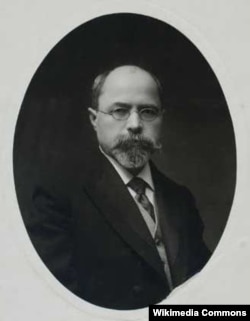 Петро Стебницький (1862–1923) – український громадський і політичний діяч, письменник і публіцист