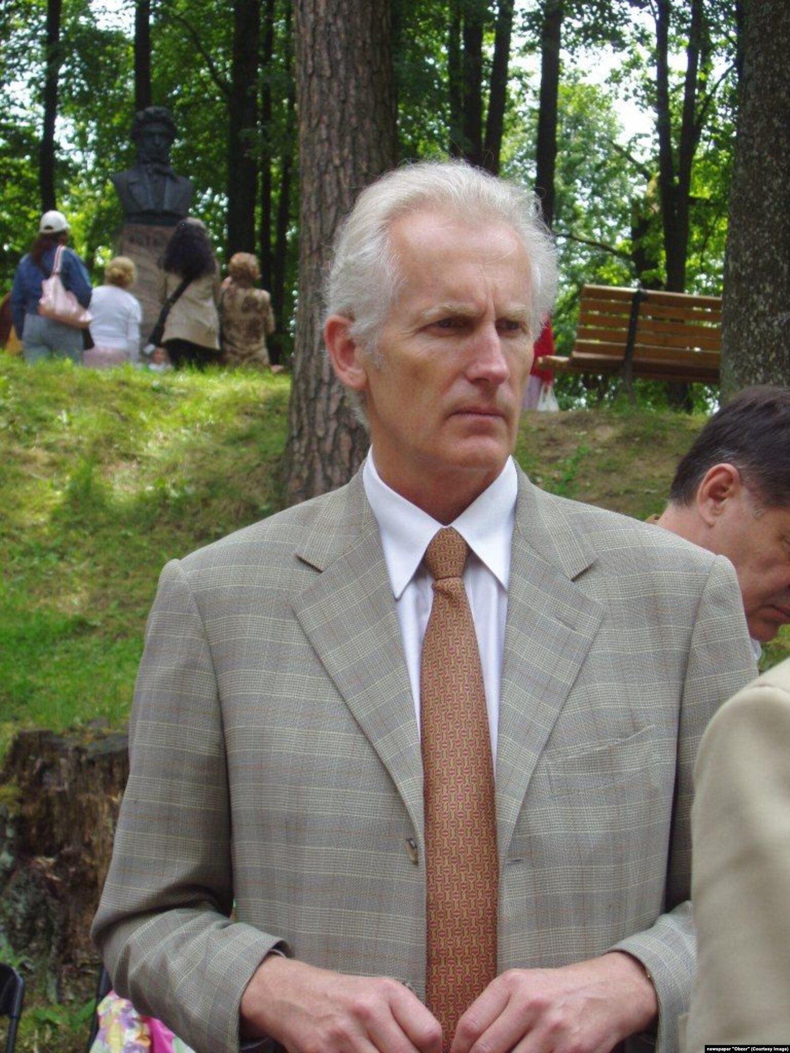    . 2010 .
