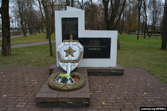 Ленін можа прызямліцца ля помніка чэкістам