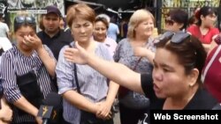 Предыдущая акция протеста торговцев рынка на месте бывшего автовокзала «Саяхат». Алматы, 21 июня 2018 года.