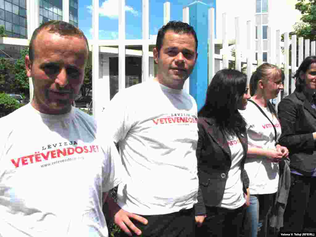 Protest zbog posete Borka Stefanovića Kosovu, Priština, 12. maj 2011 - Pristalice Samoopredeljenja na protestu