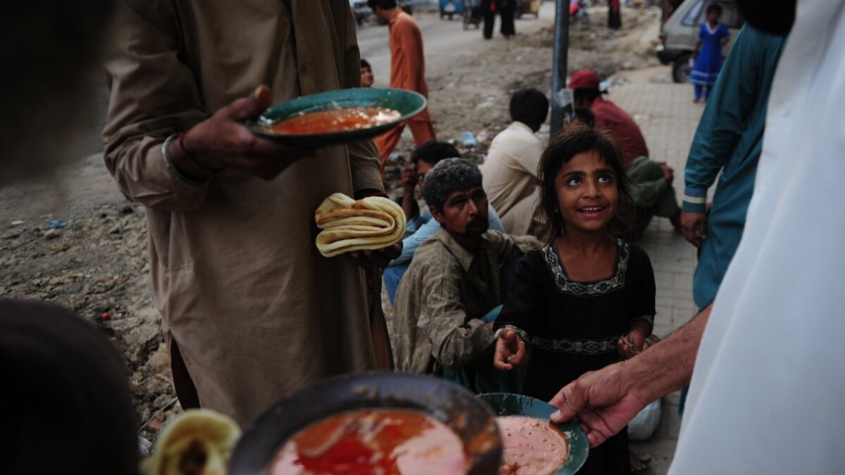 60 Million Pakistanis Live Below Poverty Line