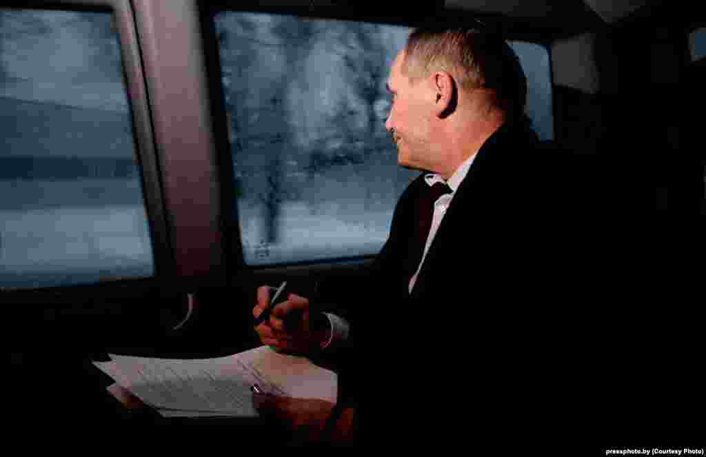 Бұрынғы президенттікке кандидат Владимир Некляев 2010 жылғы кампания кезінде. Геннадий Можейко түсірген фото.