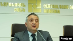 Կենտրոնական բանկի նախագահ Արթուր Ջավադյան, արխիվ