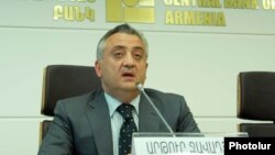 Председатель Центрального банка Армении Артур Джавадян (архив)
