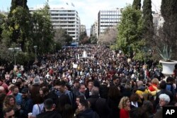 شرکت هزاران نفر در اعتراضات روز یکشنبه در آتن