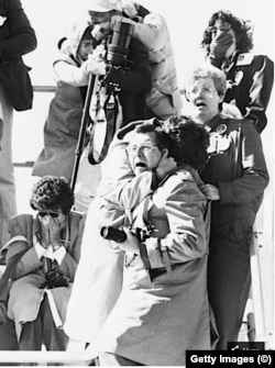 28 січня 1986 року. Момент катастрофи шатла у небі. Ніхто не чекав подібного на стартовому майданчику мису Канаверал у штаті Флоріда, звідки запускали «Челленджер»