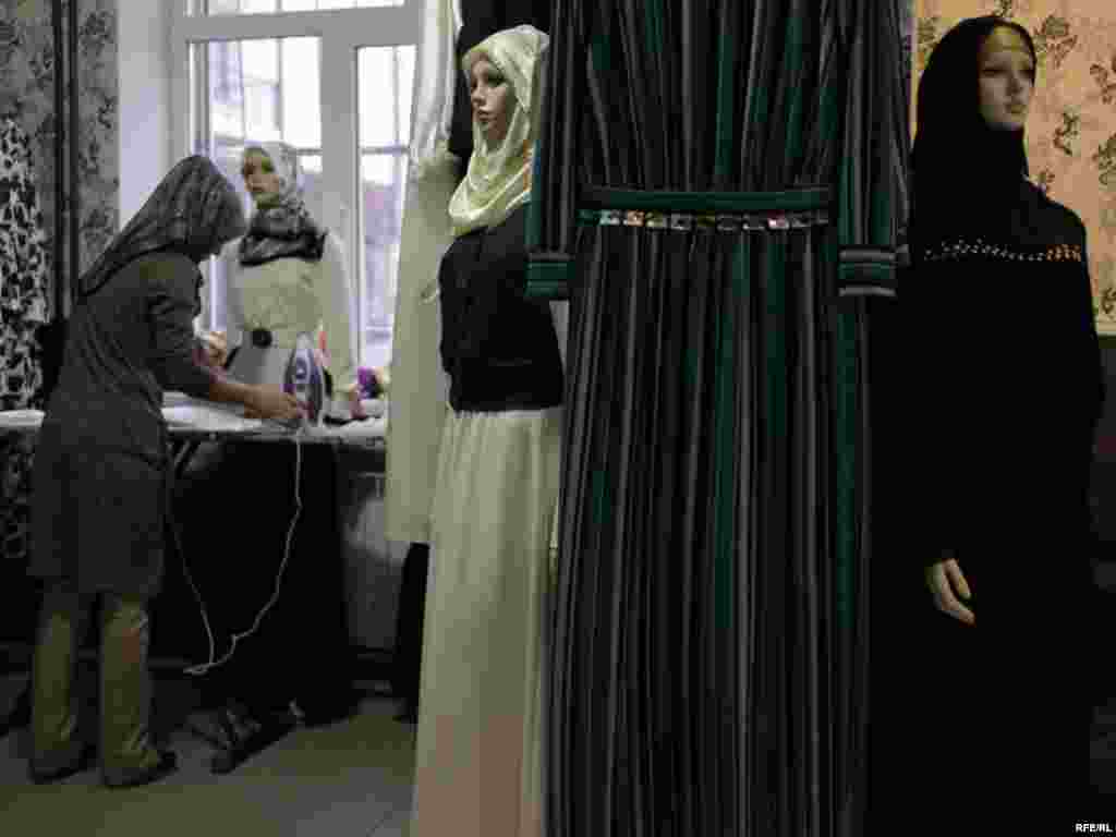 In Pictures: What (Not) To Wear To Hajj #5