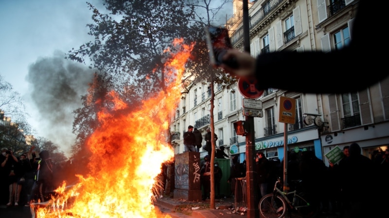 În Franța, protest împotriva interzicerii publicării de informații despre abuzurile Poliției 