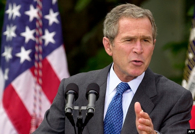 Shtator, 2001: Presidenti amerikan, George W. Bush.
