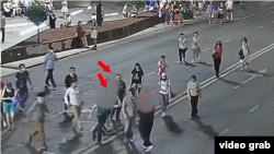 კადრი პოლიციის მიერ გავრცელებული ვიდეოდან.