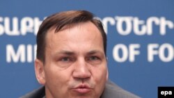 Министр иностранных дел Польши Радослав Сикорский.