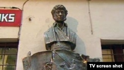 Автор памятника, выступая на открытии, говорил о том, что для него Пушкин — это не только поэт, но Пушкин еще и художник