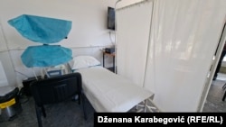 Ambulanta za kliničko postupanje u slučajevima silovanja nalazi se u Općoj bolnici "Abdulah Nakaš" u Sarajevu.