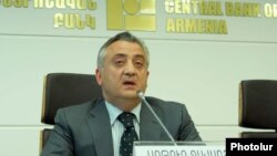 Armenia -- Central Bank Chairman Artur Javadian gives a press conference, Yerevan, 14Jun2011