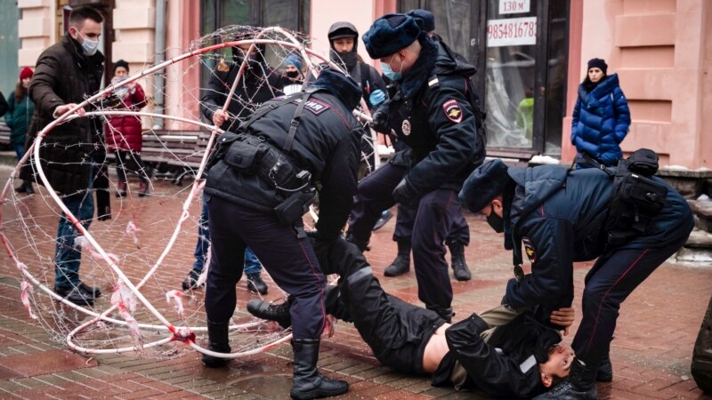 Organizația Human Rights Watch critică brutalitatea „extremă” a poliției ruse