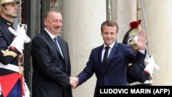 Ֆրանսիայի նախագահ Էմանյուել Մակրոնը Ելիսեյան պալատում ընդունում է Ադրբեջանի նախագահ Իլհամ Ալիևին, Փարիզ, 20-ը հուլիսի, 2018թ․