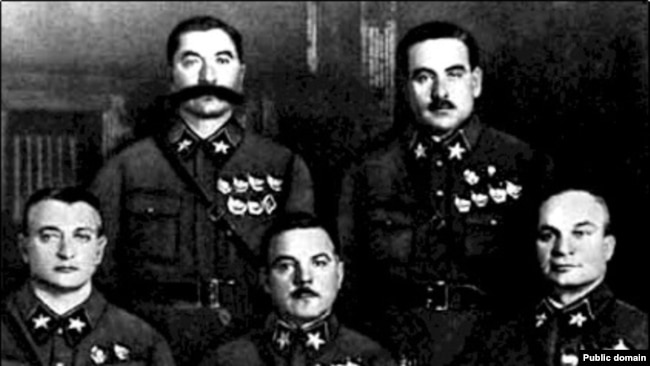 Маршалы Тухачевский, Ворошилов, Егоров, Буденый и Блюхер. 1935 год